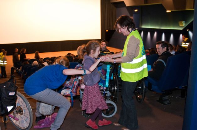 Venez au cinéma accueillir publics valides et handicapés (Bourges)